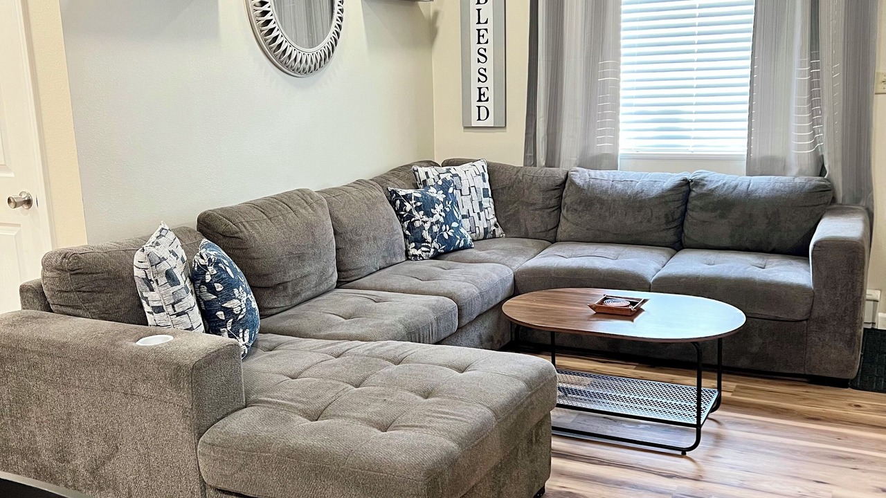 Photo of Livingroom in Midtown Anchorage
