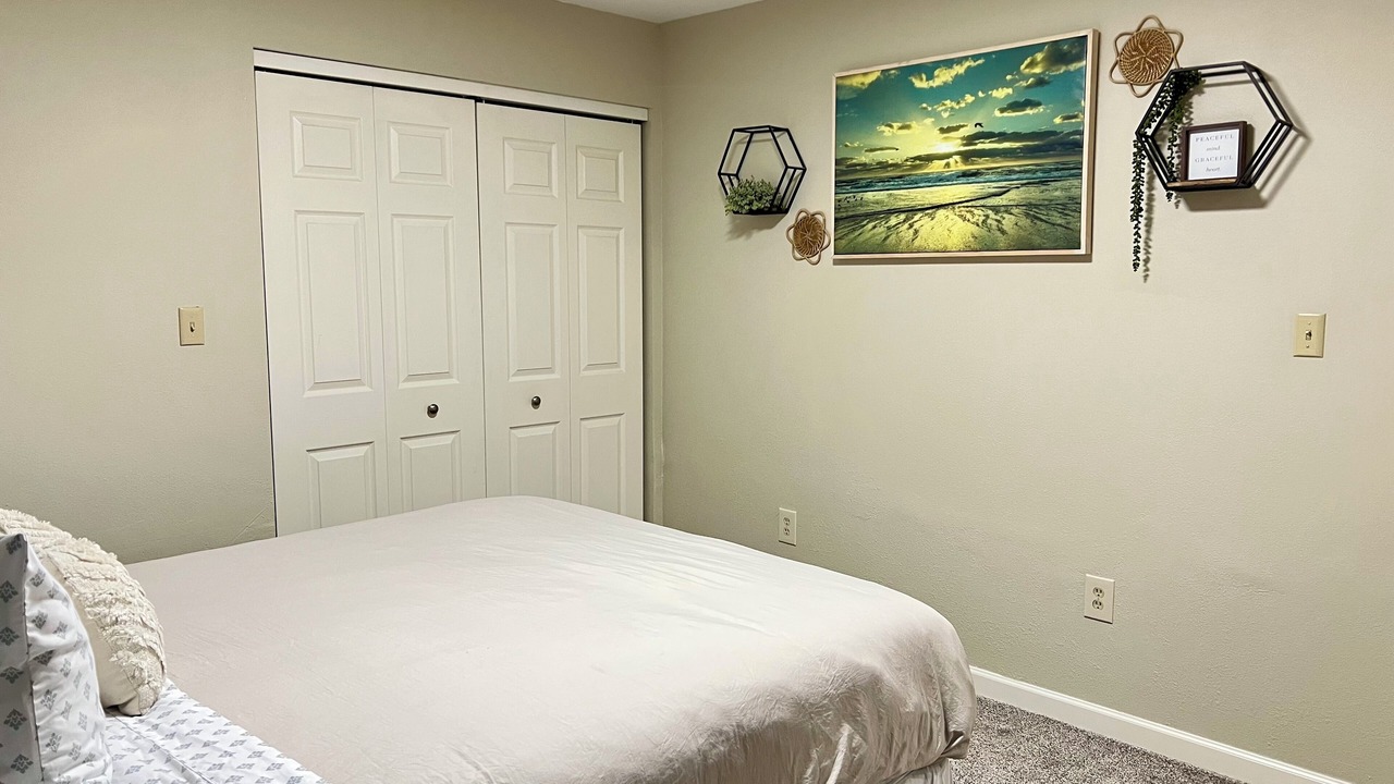 Photo of Bedroom in Midtown Anchorage