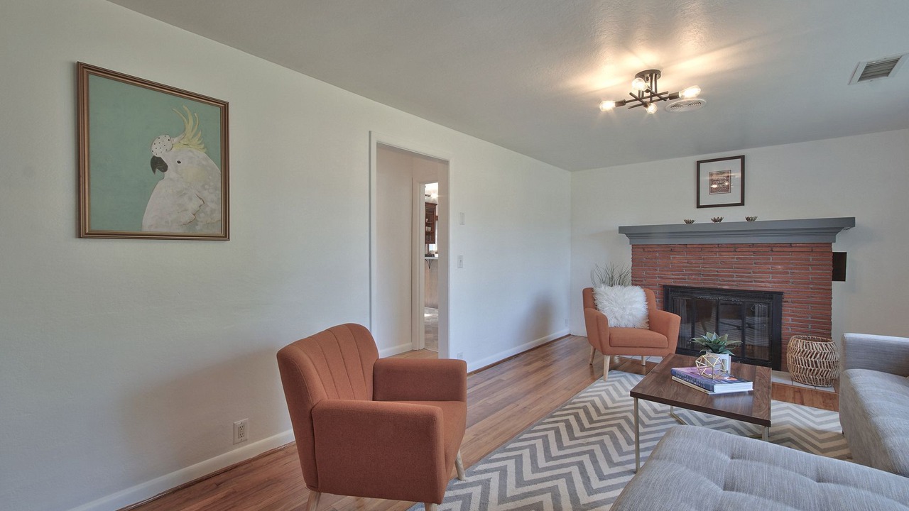 Photo of Livingroom in McMinnville