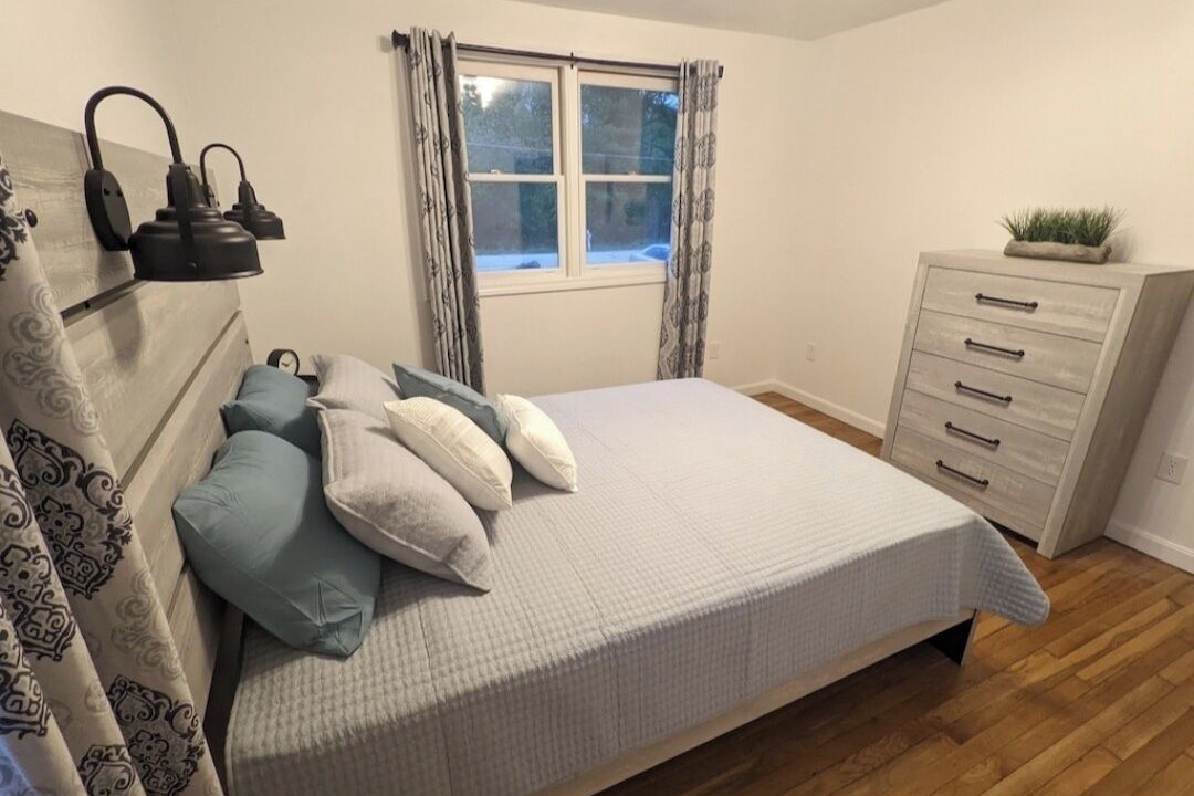 Photo of Bedroom in Raymond