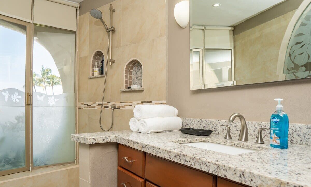 Photo of Bathroom in Flamingos