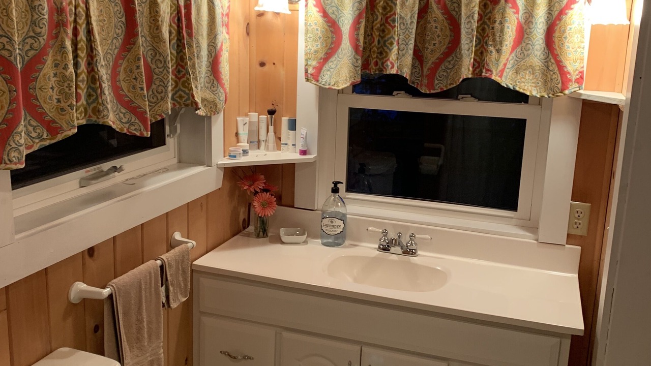 Photo of Bathroom in Linneus
