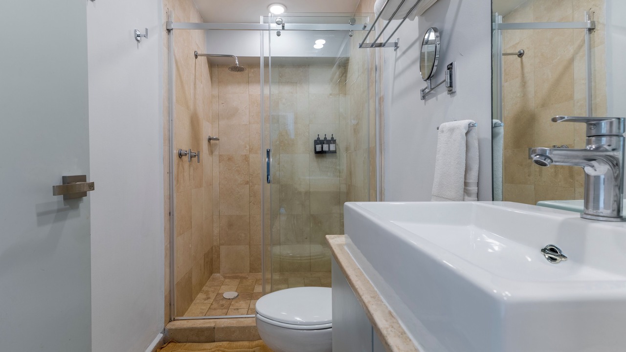 Photo of Bathroom in Anahuac