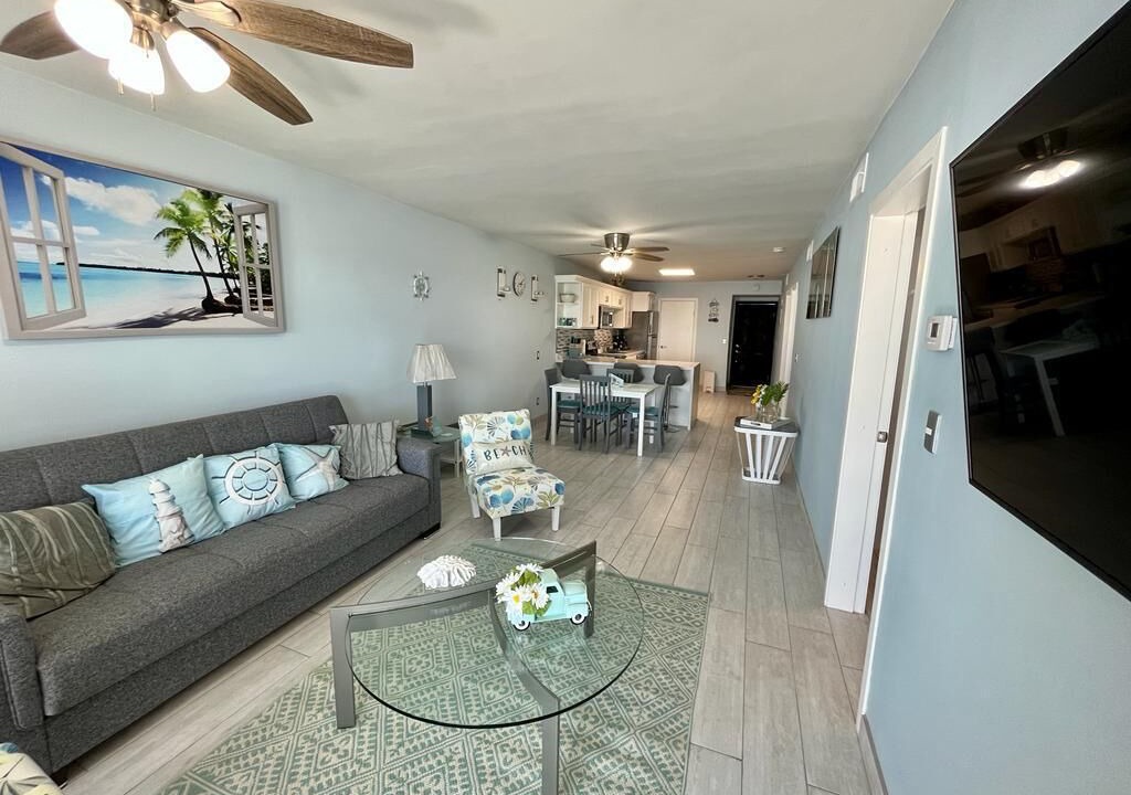Photo of Livingroom in Laguna Shores