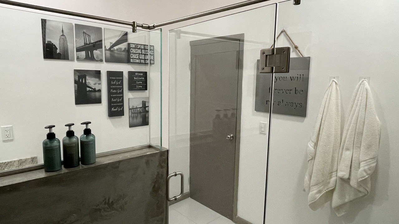Photo of Bathroom in La Joya