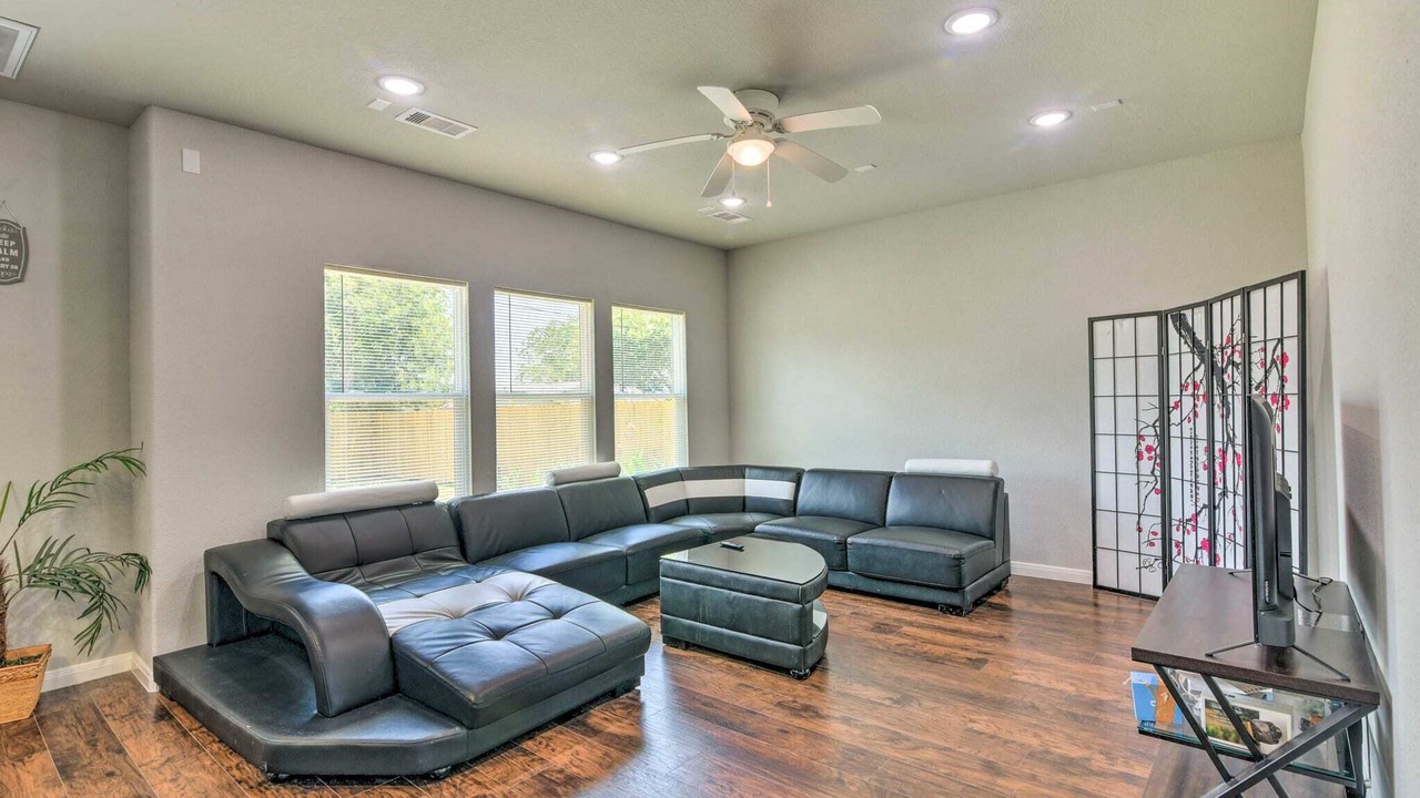 Photo of Livingroom in Texas City