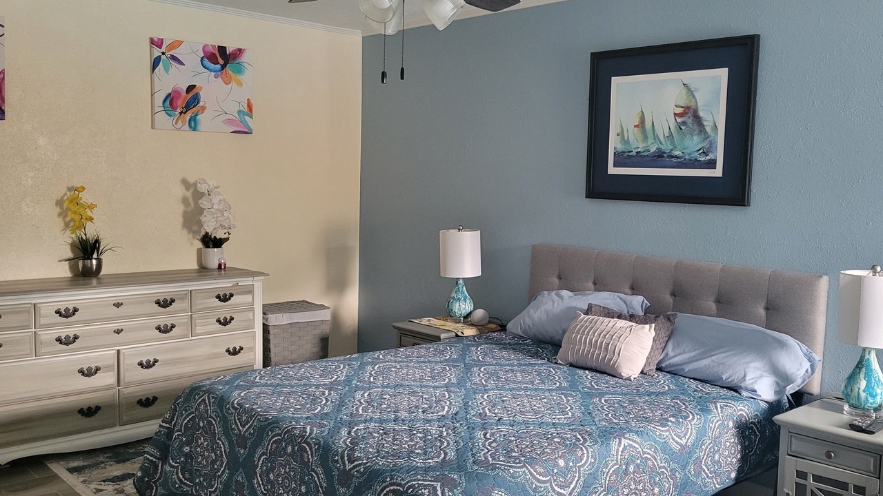 Photo of Bedroom in Nassau Bay