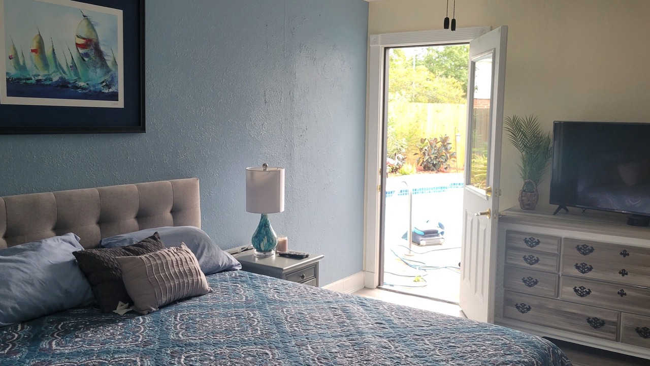 Photo of Bedroom in Nassau Bay