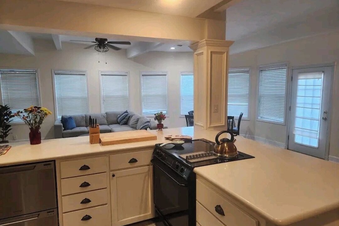 Photo of Kitchen in Nassau Bay