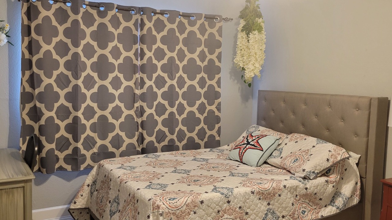 Photo of Bedroom in Nassau Bay