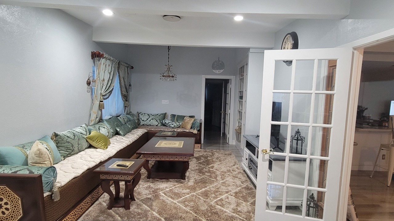 Photo of Livingroom in Nassau Bay