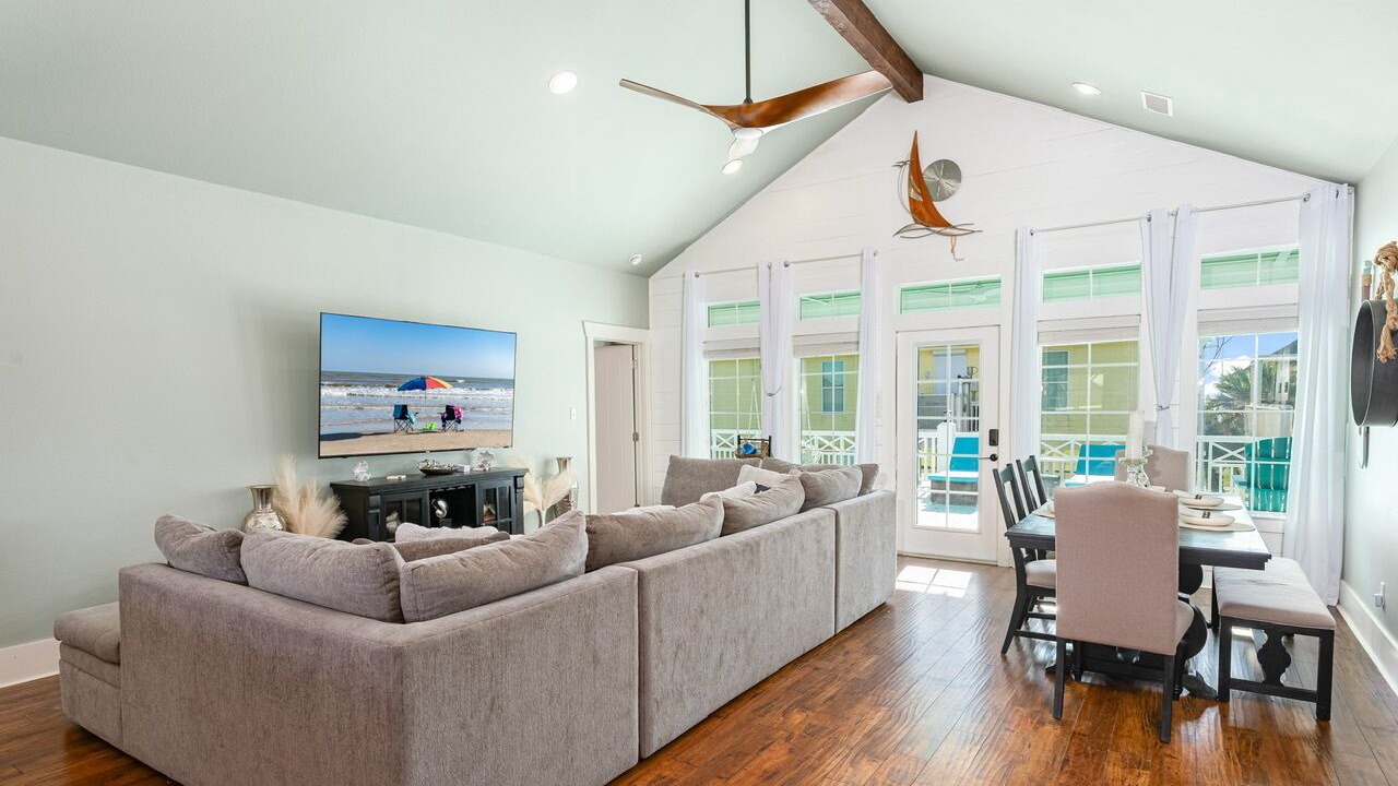 Photo of Livingroom in Crystal Beach