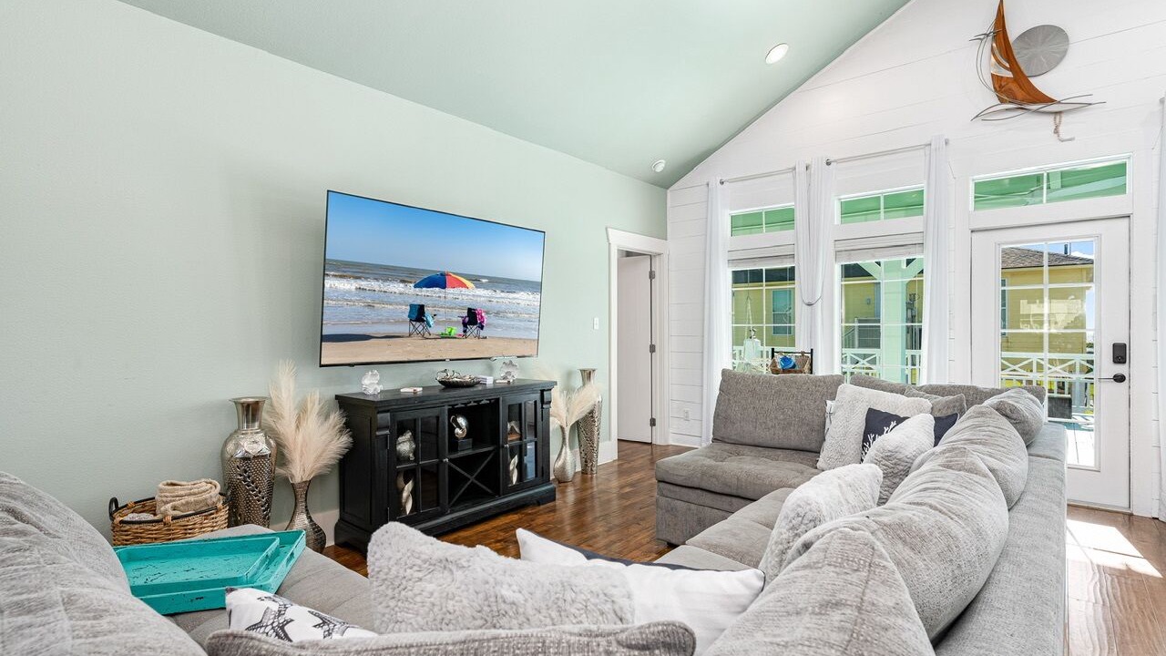 Photo of Livingroom in Crystal Beach