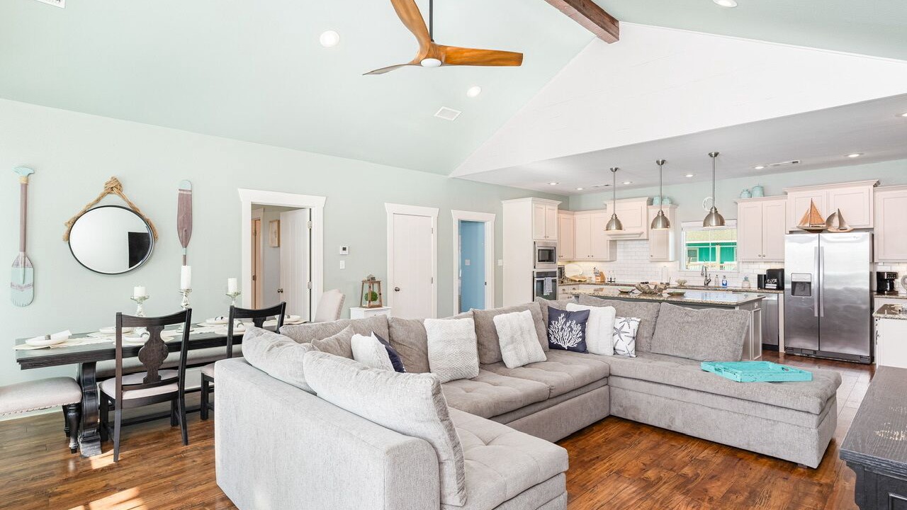 Photo of Livingroom in Crystal Beach