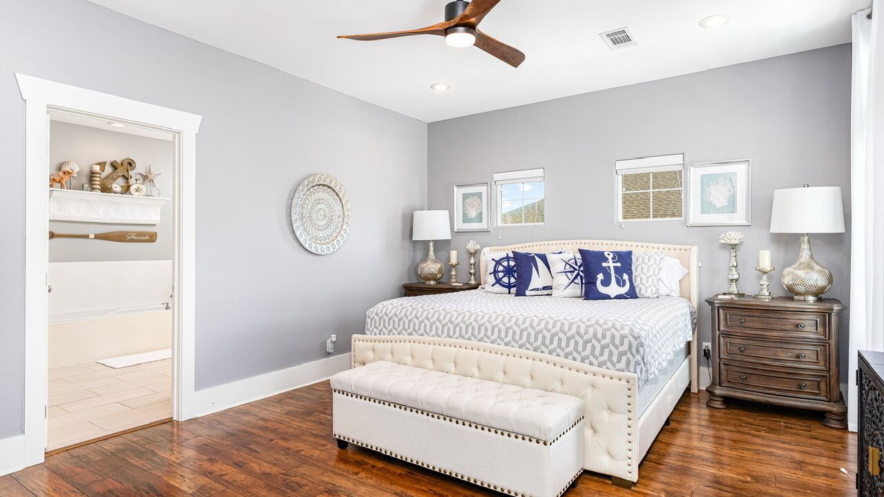 Photo of Bedroom in Crystal Beach