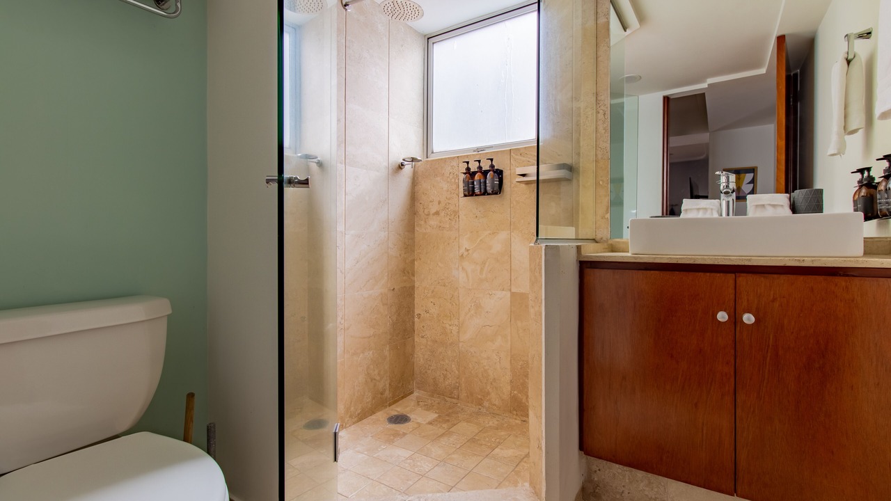 Photo of Bathroom in Anahuac