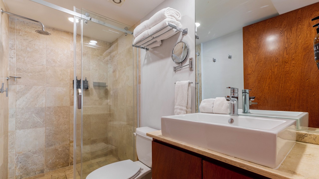 Photo of Bathroom in Anahuac