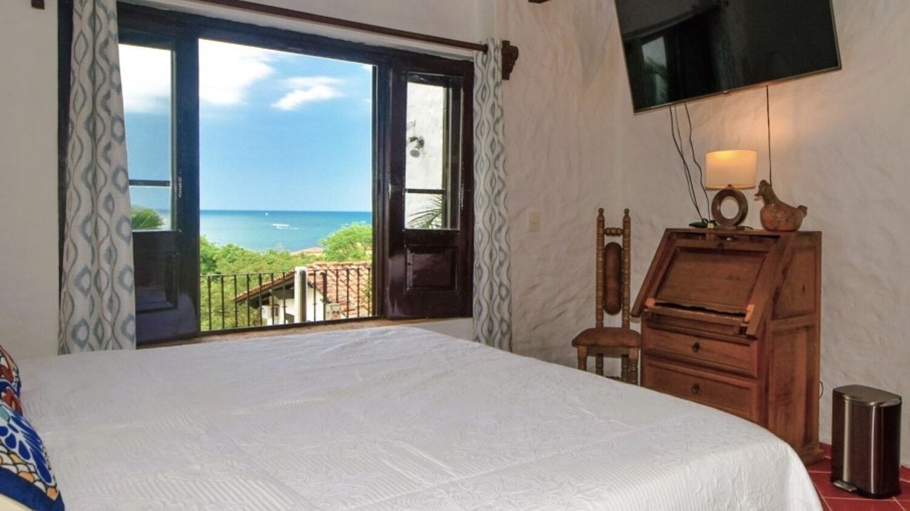 Photo of Bedroom in South Shore Hotel Area