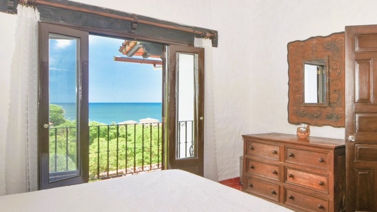 Photo of Bedroom in South Shore Hotel Area