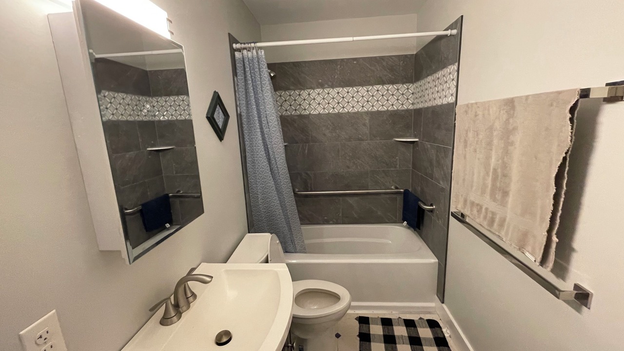 Photo of Bathroom in Vinalhaven