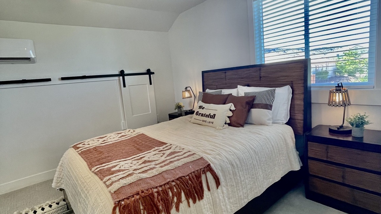Photo of Bedroom in Hurricane