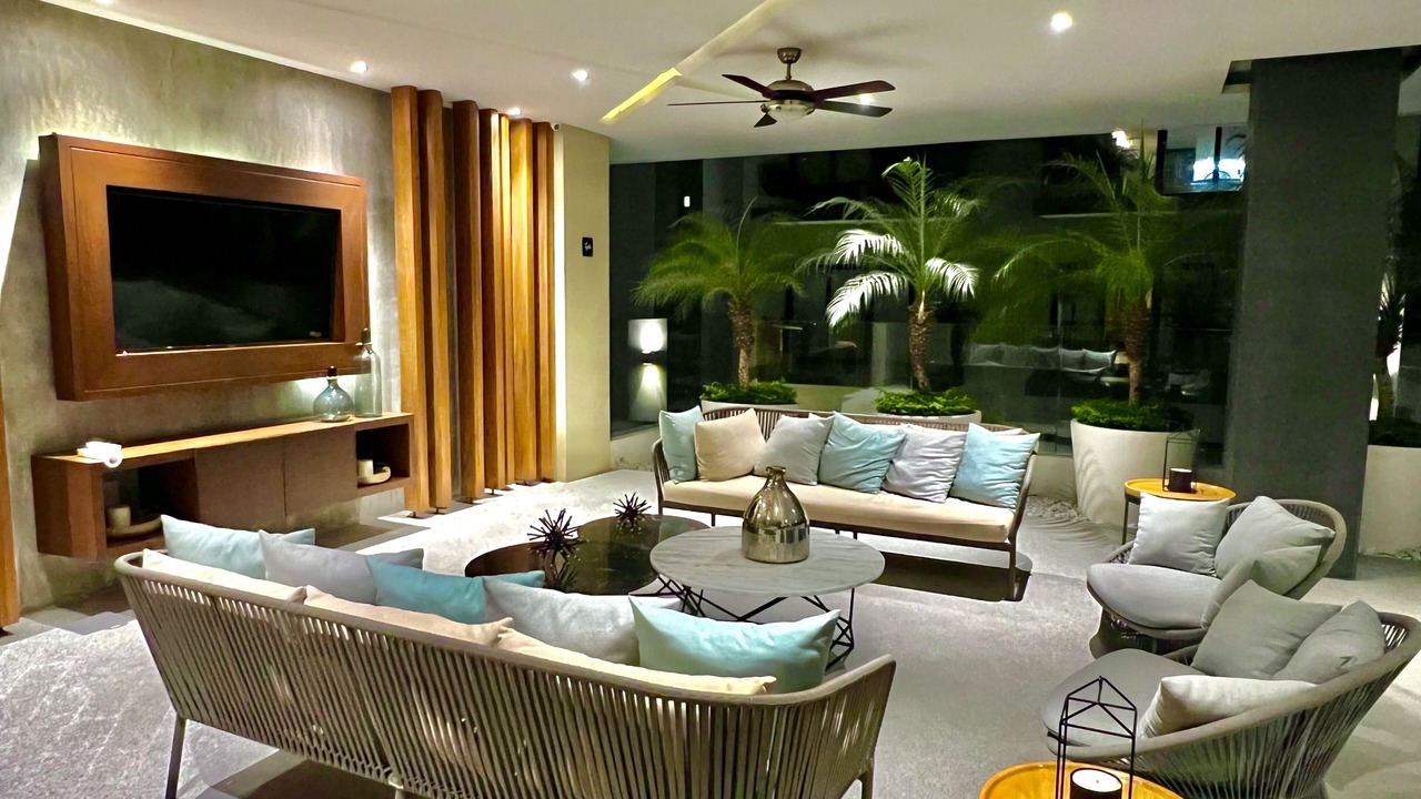 Photo of Outdoor in Romantic Zone