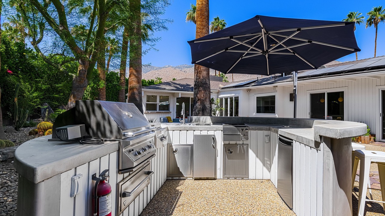 Photo of Patio Balcony in Deep Well Ranch