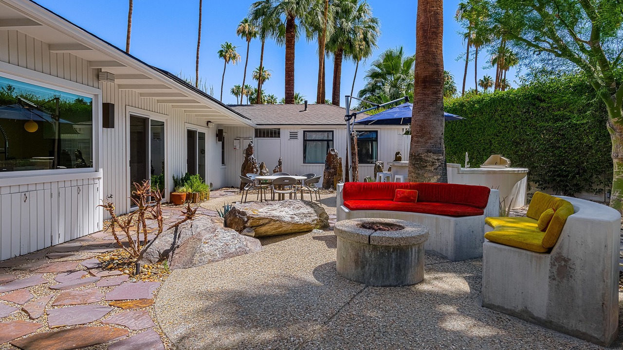 Photo of Patio Balcony in Deep Well Ranch