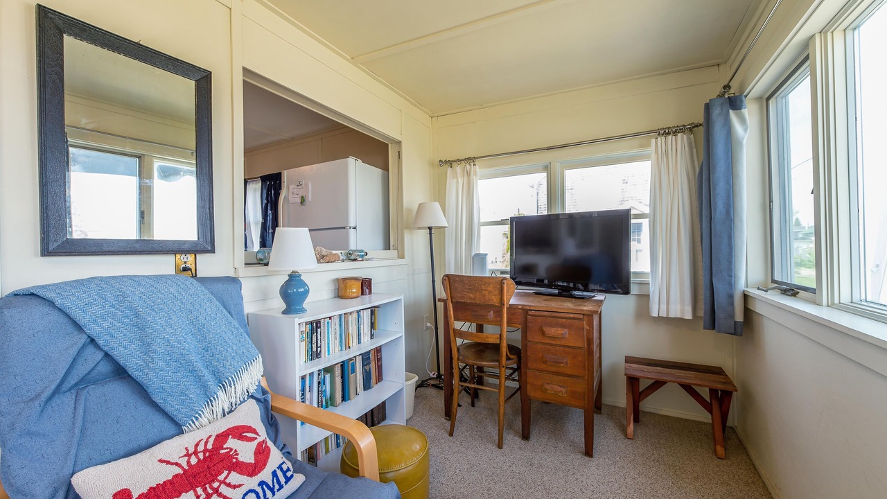 Photo of Livingroom in Mid-Coast and Islands