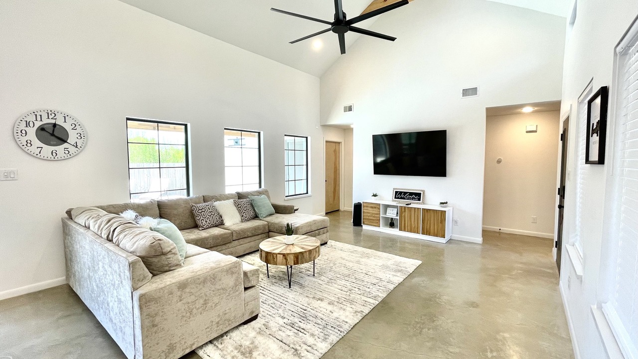 Photo of Livingroom in Pharr