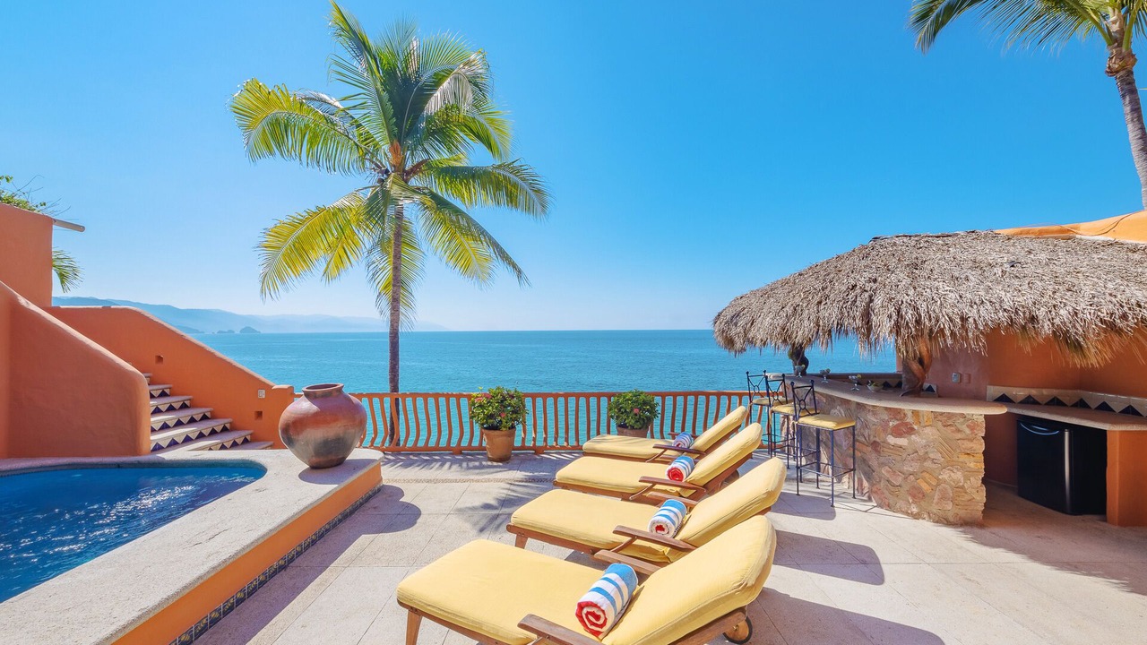 Photo of Patio Balcony in South Shore Hotel Area