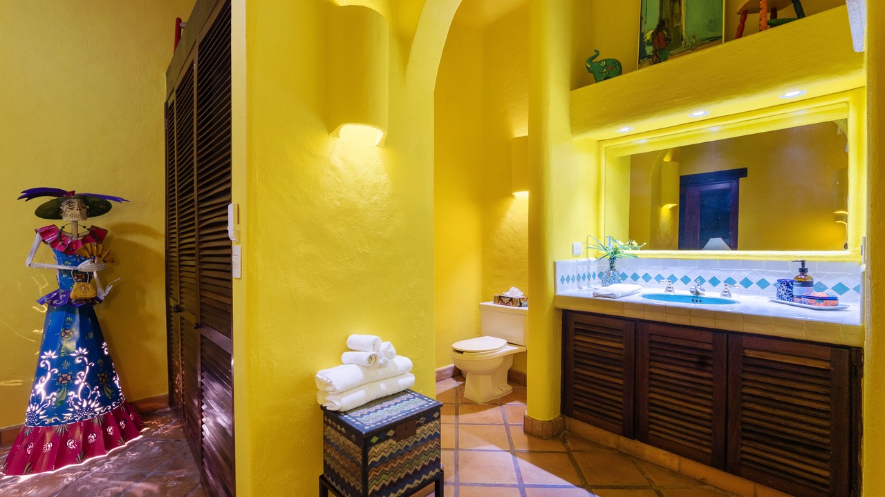 Photo of Bathroom in South Shore Hotel Area
