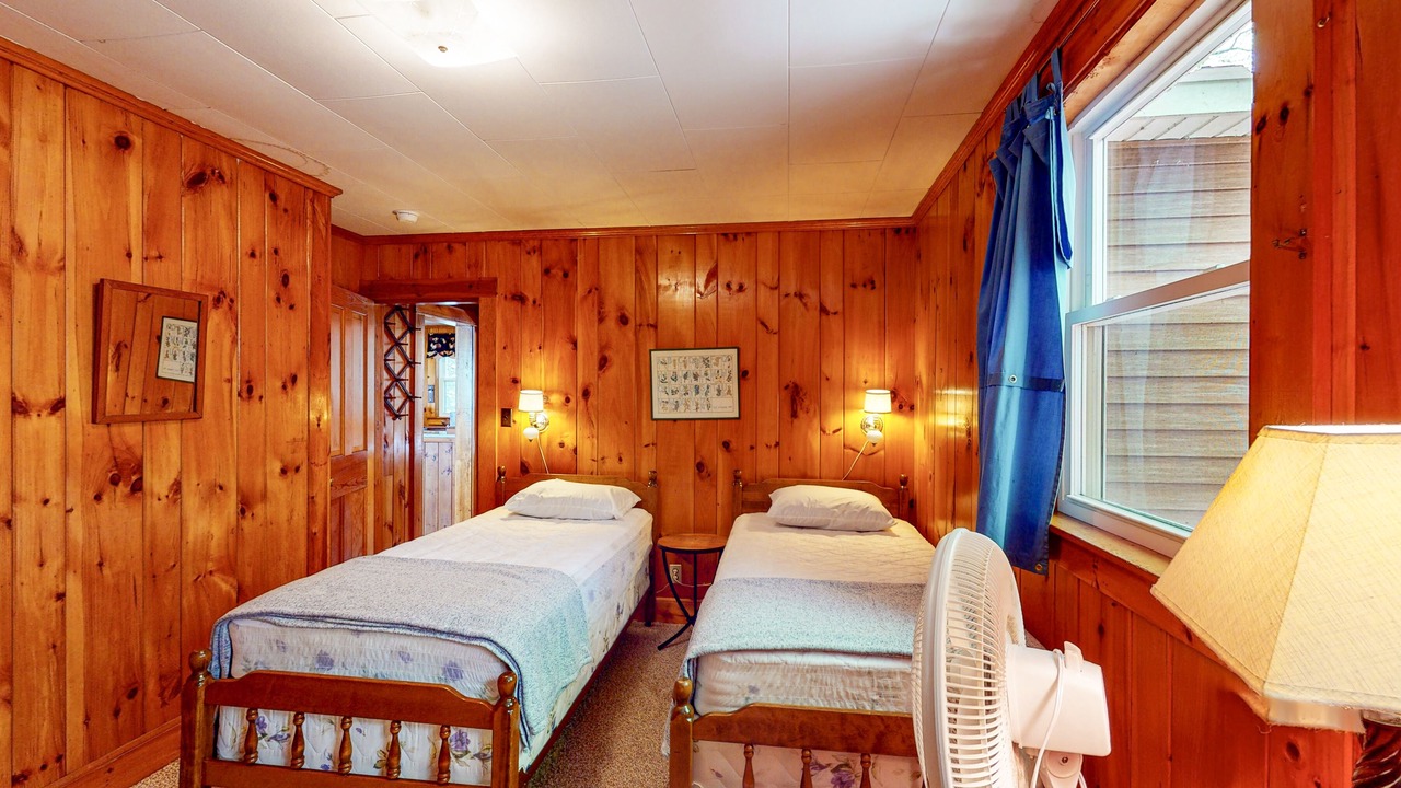 Photo of Bedroom in Moultonborough