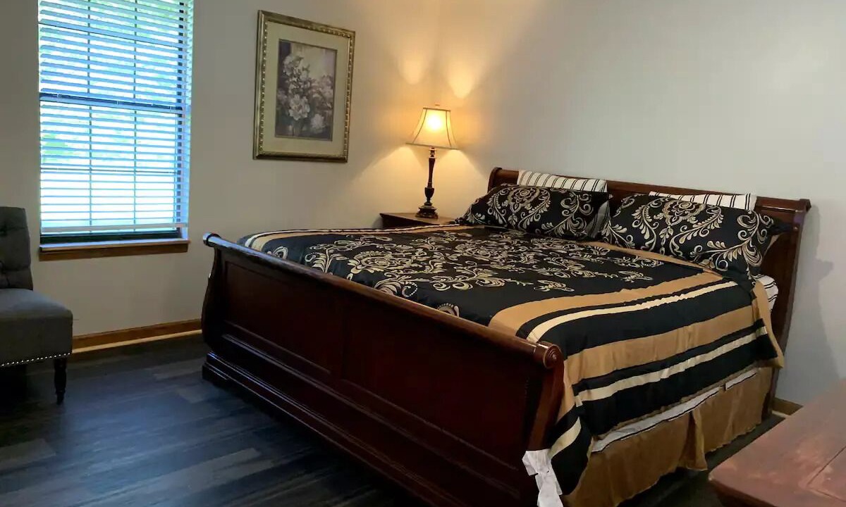 Photo of Bedroom in Mount Berry