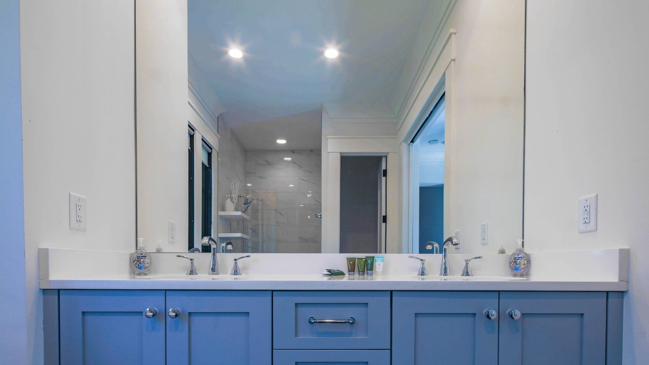 Photo of Bathroom in Vanderhorst Plantation