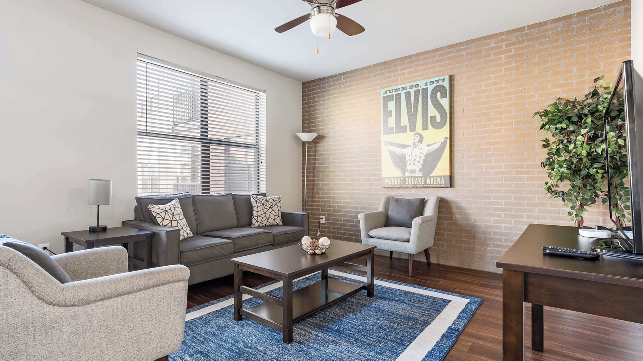 Photo of Livingroom in Mile Square