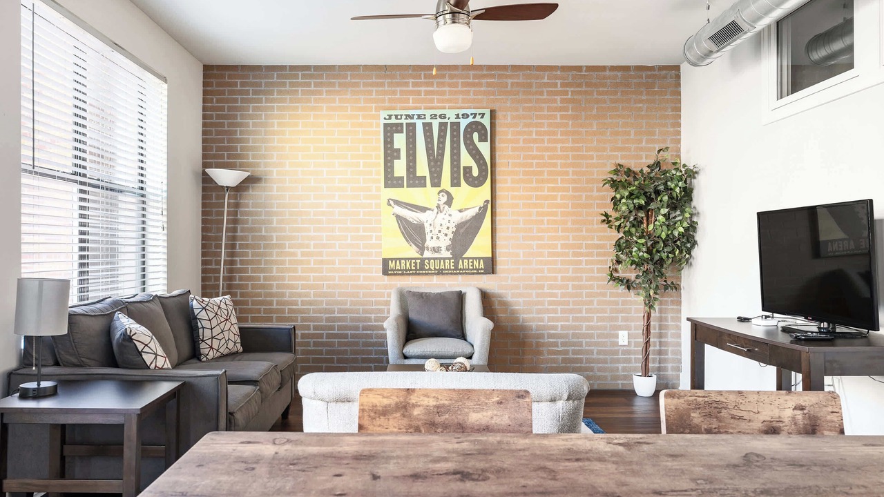 Photo of Livingroom in Mile Square