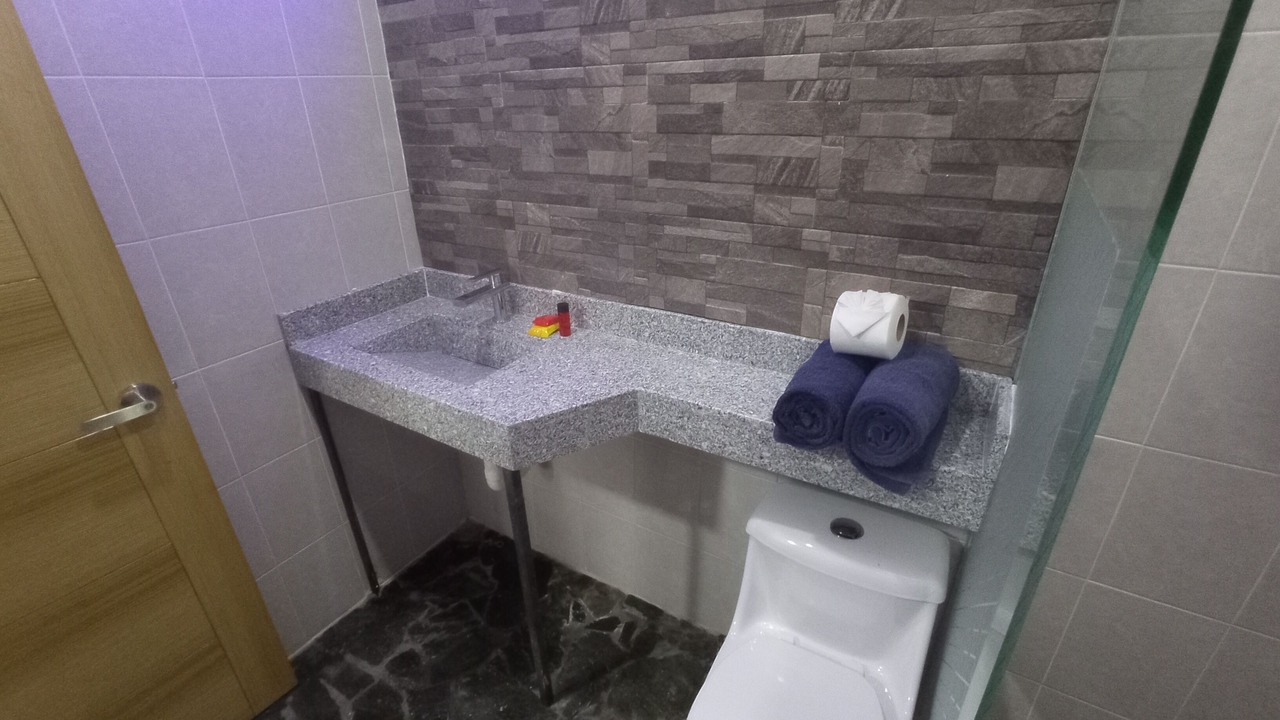 Photo of Bathroom in R