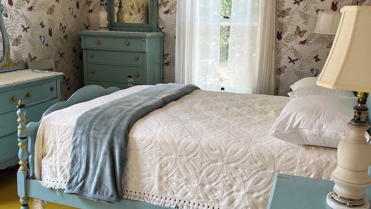 Photo of Bedroom in Lakeside