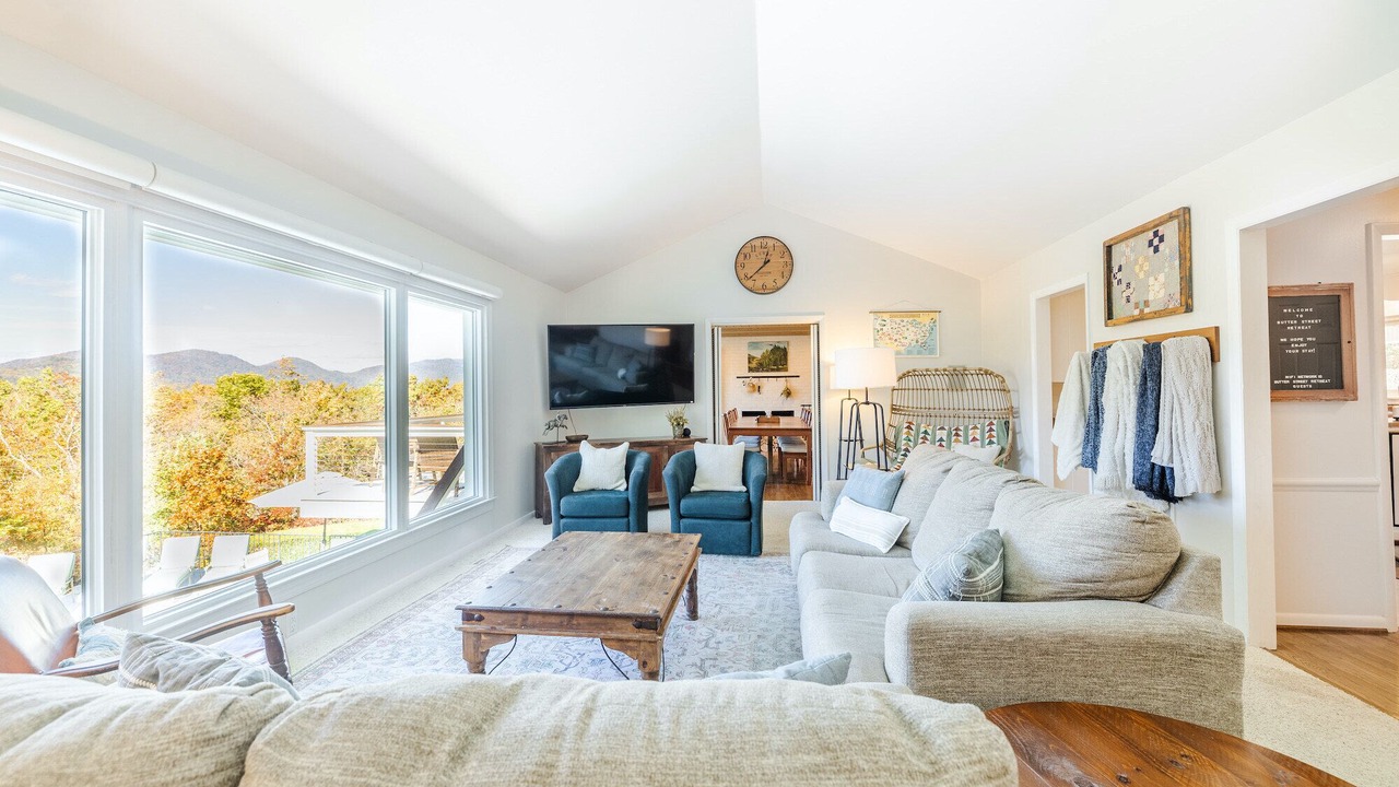 Photo of Livingroom in Landrum