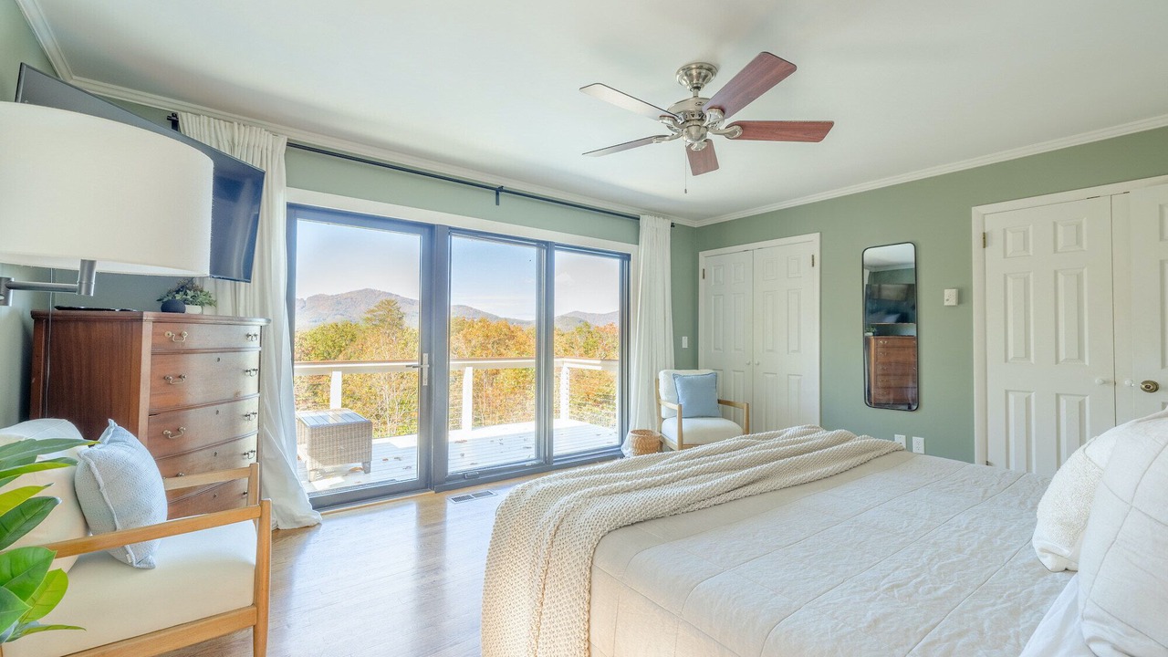 Photo of Bedroom in Landrum