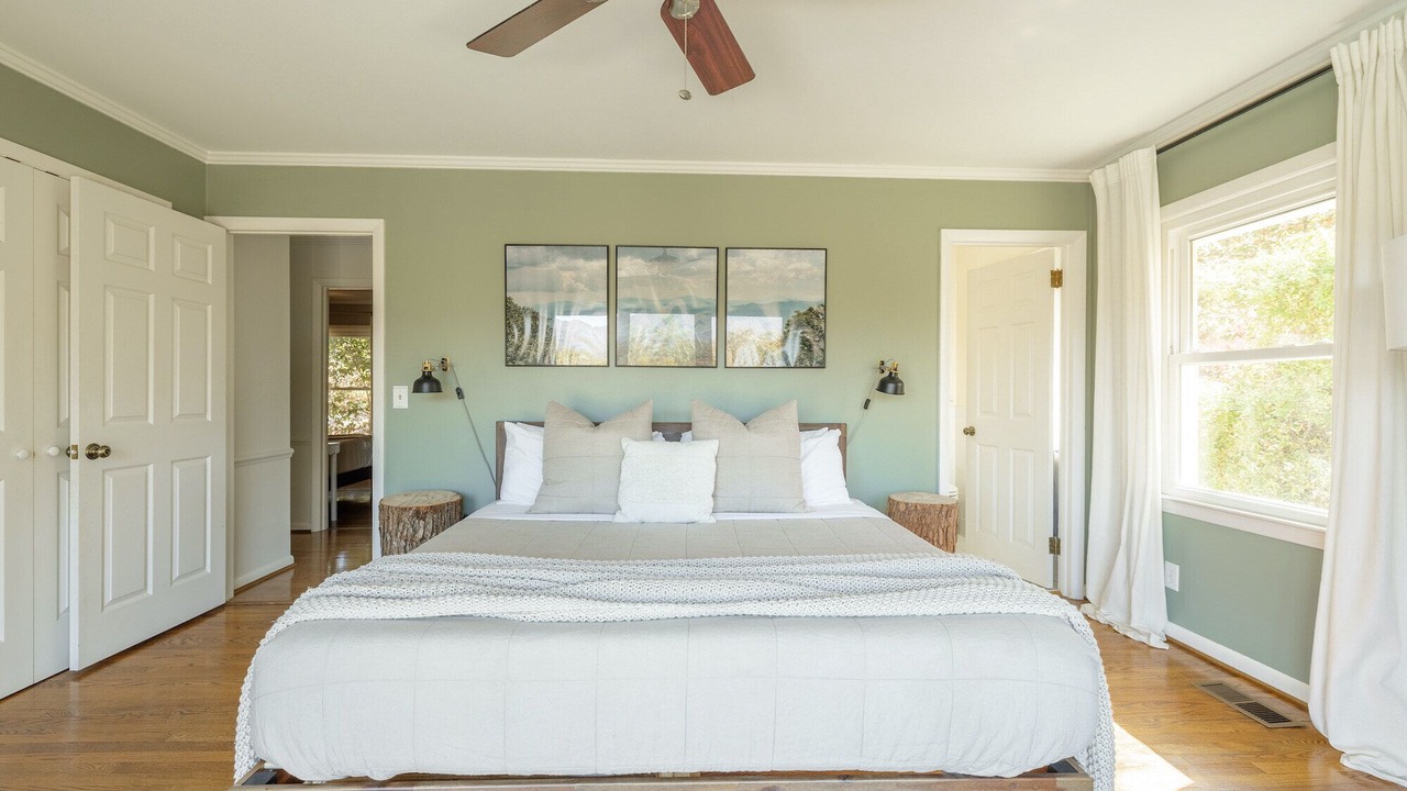 Photo of Bedroom in Landrum