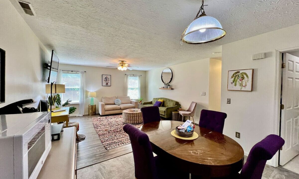 Photo of Livingroom in Monroe