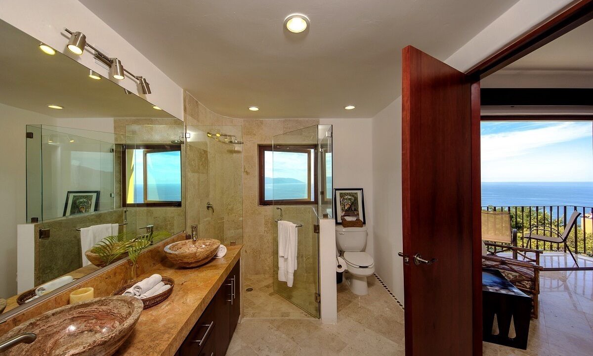 Photo of Bathroom in Conchas Chinas