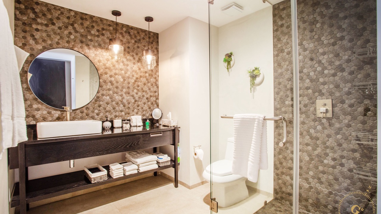 Photo of Bathroom in Romantic Zone