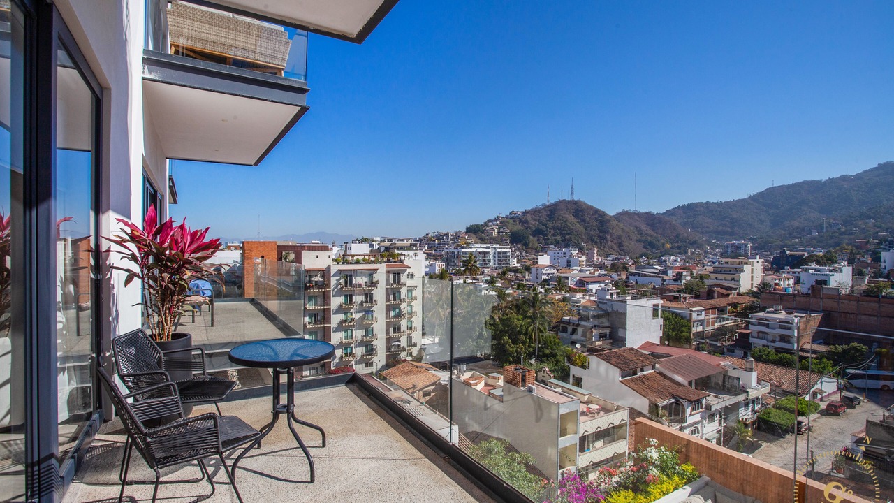 Photo of Patio Balcony in Romantic Zone