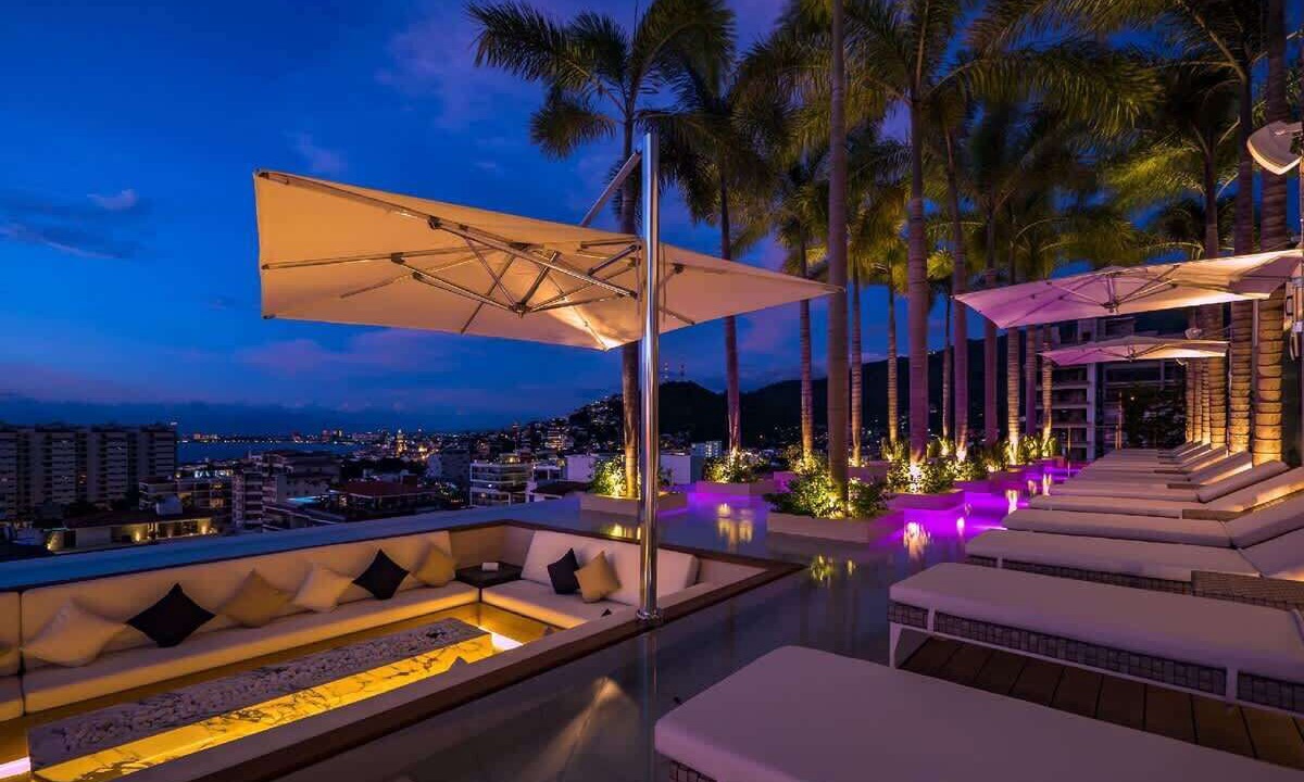 Photo of Outdoor in Romantic Zone
