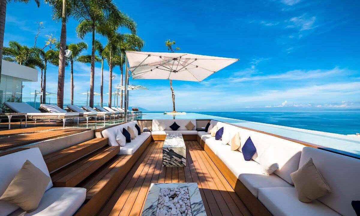 Photo of Outdoor in Romantic Zone