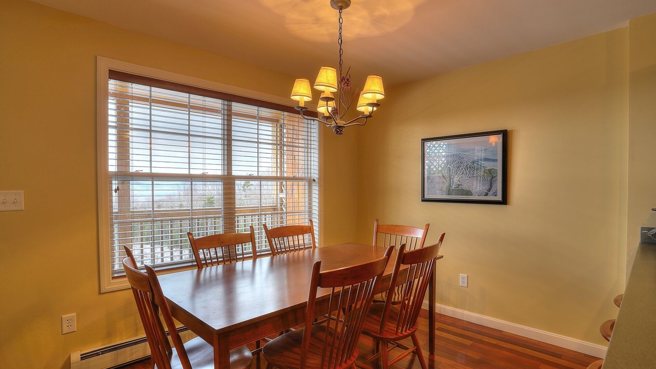 Photo of Livingroom in Sandy River