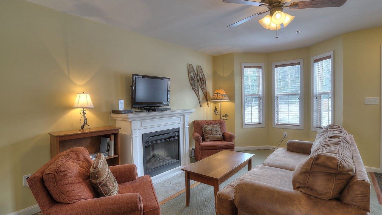 Photo of Livingroom in Sandy River